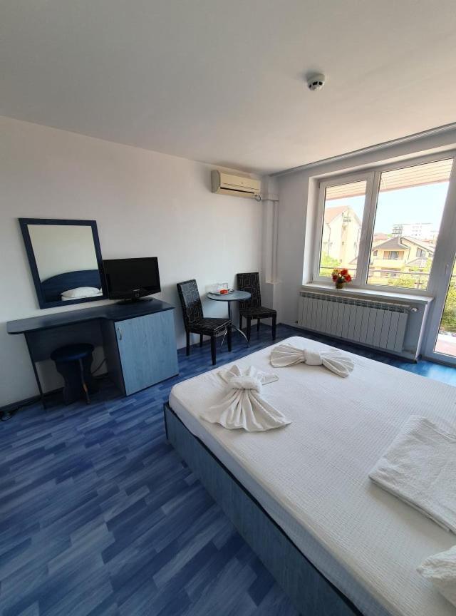 Cameră dublă sau twin tip buget